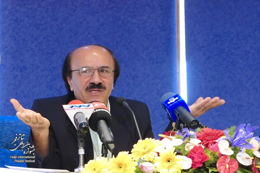 نشست خبری سی و سومین جشنواره تئاتر فجر