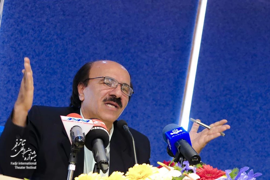 نشست خبری سی و سومین جشنواره تئاتر فجر
