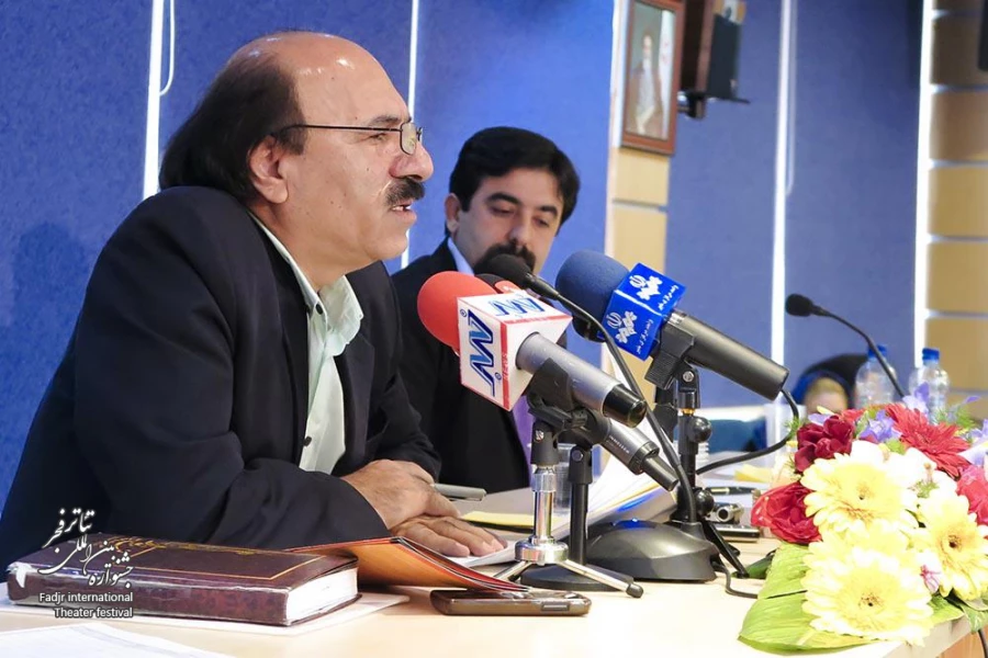 نشست خبری سی و سومین جشنواره تئاتر فجر