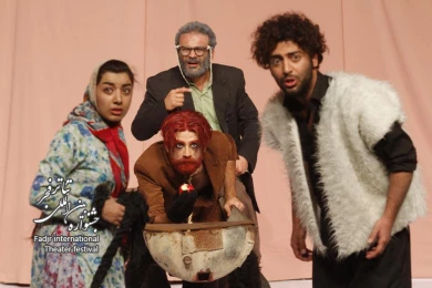 کسی دست به عصا توی شکمم راه می‌رود
