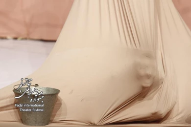 کسی دست به عصا توی شکمم راه می‌رود