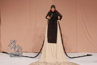 کسی دست به عصا توی شکمم راه می‌رود