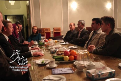 حاشیه های روز چهارم جشنواره بین المللی تئاتر فجر