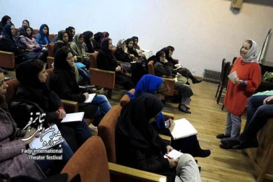 سخنرانی باربارا شیل درباره تئاتر درمانی با عروسک