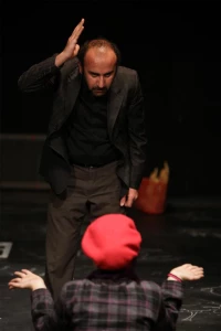 مثل خوابی در سه شنبه پیش؛ کارگردان، رضا گشتاسب