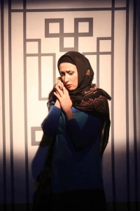 گرهی در تارو پود یک نقش؛کارگردان،مانلی حسین پور