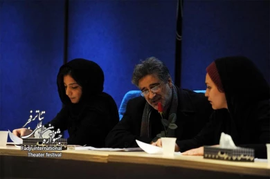 نمایشنامه خوانی؛ می خشکد پشت دیوار دلم دریا