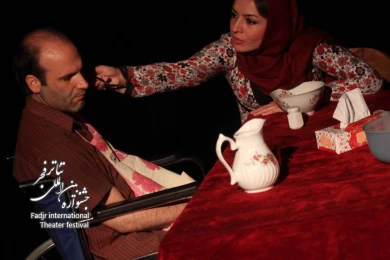 خرمگس؛کارگردان،حسین اینانلو