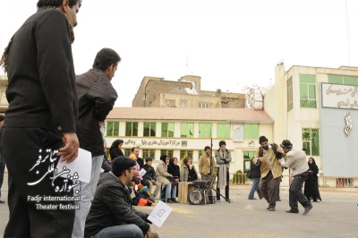 صندلی تاشو،کارگردان، جمشید عسکری