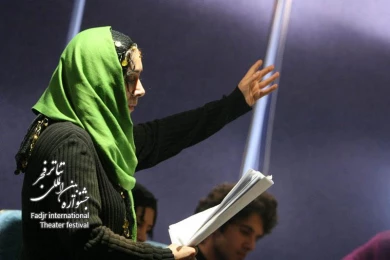  حافظه خفاش، کارگردان؛ فریا ثمر