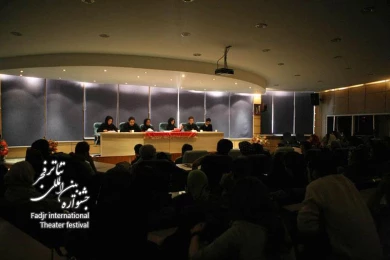  دبستان دوشیزگان، کارگردان؛ شکوفه آروین