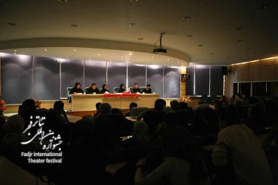 دبستان دوشیزگان، کارگردان؛ شکوفه آروین