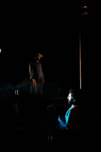 This trench ... / Director, Rozbeh Hoseyni