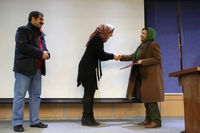 مراسم اعطای گواهینامه به شرکت کنندگان در کارگاه های آموزشی با حضور دبیر جشنواره بین المللی تئاتر فجر