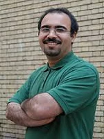 کمدی «دردسرهای مرد مرده» در خانه هنرمندان/ کامران شهلایی: هیچ برنامه‌ای برای رشد و ارتقاء نمایشنامه‌نویسی کشور وجود ندارد 
 2