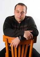 گفت و گو با احمد سلیمانی، کارگردان نمایش 
