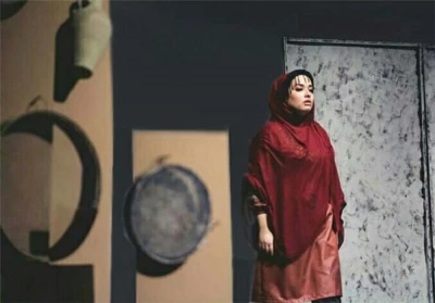 در میانه ی داستانک‌ها

نگاهی به اجرای « و هزار سال و یک روز» نوشته و کار عباس کریمی ،بخش مسابقه مرور