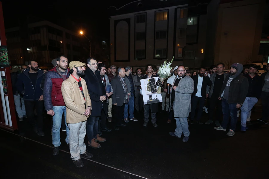 ادای احترام ستاد جشنواره تئاتر فجر به آتش نشانان حادثه ساختمان پلاسکو