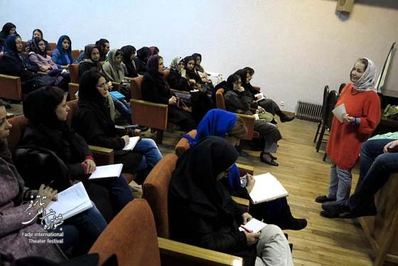سخنرانی باربارا شیل درباره تئاتر درمانی با عروسک