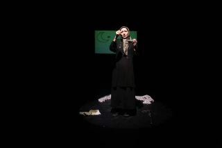 نگاهی به اجرای «علی کوچیکه» نوشته سارا تقوی و کارگردانی حسین فرخی، بخش بخش مسابقه ی مرور

مرد و زن پیکره ی هستی اند