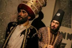 مضحکه سریر مردگان