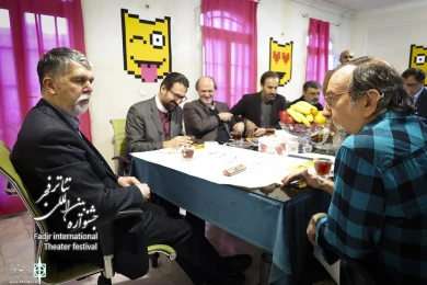بازدید وزیر فرهنگ و ارشاد اسلامی از دبیر خانه جشنواره تئاتر فجر