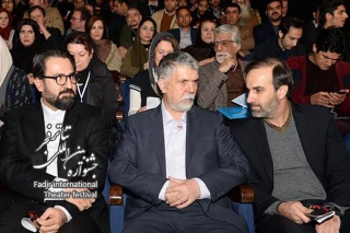 سید عباس صالحی

وزیر فرهنگ و ارشاد اسلامی از جشنواره بین‌المللی تئاتر فجر بازدید کرد
