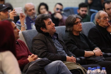 «گفت‌وگوی نویسنده و کارگردان نمایش‌نامه‌نویسی امروز ایران: پیوستگی‌ها/ ناپیوستگی‌ها»