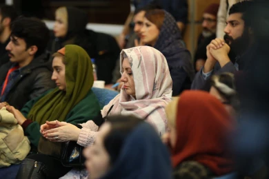 «گفت‌وگوی نویسنده و کارگردان نمایش‌نامه‌نویسی امروز ایران: پیوستگی‌ها/ ناپیوستگی‌ها»
