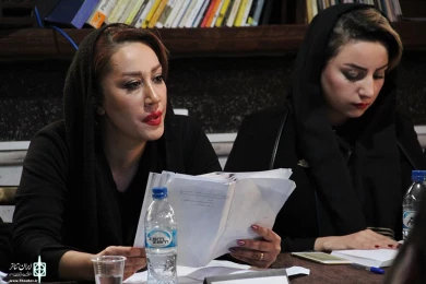 گزارش تصویری از نخستین روز سی وهفتمین جشنواره تئاتر فجر استانی چهارمحال و بختیاری عکس آمنه طاهر زاده