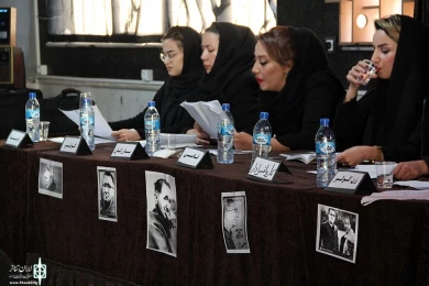 گزارش تصویری از نخستین روز سی وهفتمین جشنواره تئاتر فجر استانی چهارمحال و بختیاری عکس آمنه طاهر زاده