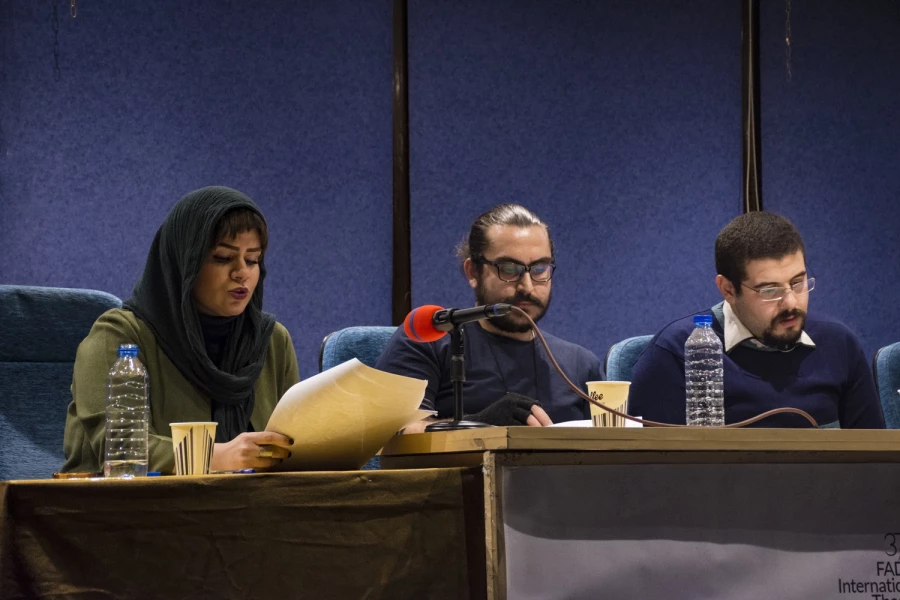 نمایشنامه خوانی "عاشقانه‌های لجنی" به نویسندگی مهدی علیپور اصل