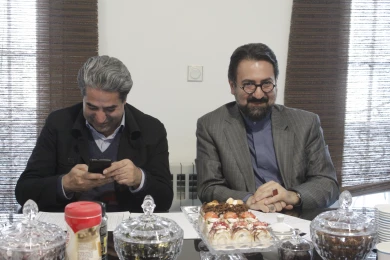 بازدید معاون هنری وزیر فرهنگ و ارشاد اسلامی از ستاد سی و هفتمین جشنواره ی بین المللی تئاتر فجر