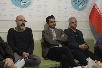 بازدید معاون هنری وزیر فرهنگ و ارشاد اسلامی از ستاد سی و هفتمین جشنواره ی بین المللی تئاتر فجر