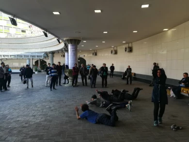 آغاز اجراهاى تاتر خیابانى در میدان ولیعصر ایوان انتظار