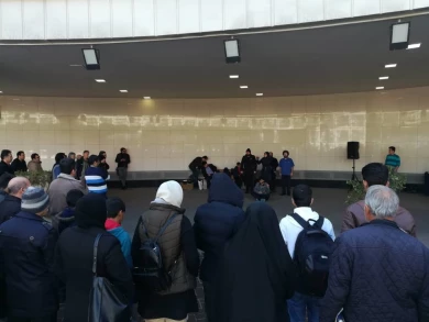 آغاز اجراهاى تاتر خیابانى در میدان ولیعصر ایوان انتظار