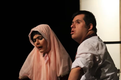 ساعت پنج شد بابا