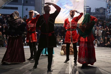 گزارش تصویری از اولین اجرای نمایش سوگلین در سی و هفتمین جشنواره ی بین المللی تئاتر فجر -کارگردان مهدی صالحیار -عکاس:نیلوفر جوانشیر