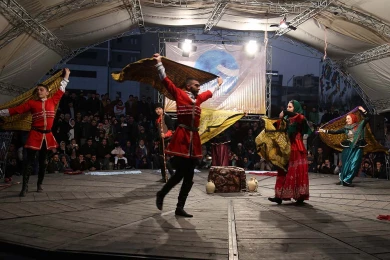 گزارش تصویری از اولین اجرای نمایش سوگلین در سی و هفتمین جشنواره ی بین المللی تئاتر فجر -کارگردان مهدی صالحیار -عکاس:نیلوفر جوانشیر
