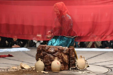 گزارش تصویری از اولین اجرای نمایش سوگلین در سی و هفتمین جشنواره ی بین المللی تئاتر فجر -کارگردان مهدی صالحیار -عکاس:نیلوفر جوانشیر