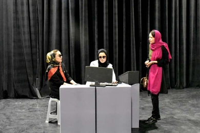 گزارش تصویری از اولین اجرای دیگری ام،چرا؟ در سی و هفتمین جشنواره ی بین المللی تئاتر فجر - سرپرستعلی ظفر قهرمانی نژاد
