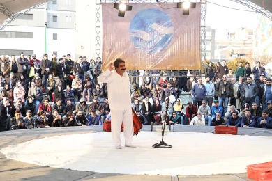 گزارش تصویری از اولین اجرای چمدان های من در سی و هفتمین جشنواره ی بین المللی تئاتر فجر - کارگردان: مختار محمدی_عکس: نیلوفر جوانشیر‎