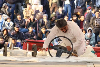 گزارش تصویری از اولین اجرای چمدان های من در سی و هفتمین جشنواره ی بین المللی تئاتر فجر - کارگردان: مختار محمدی_عکس: نیلوفر جوانشیر‎