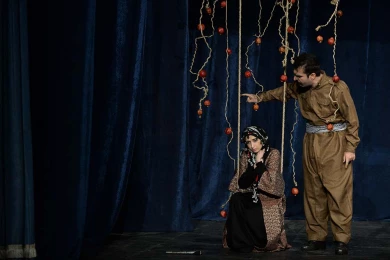 گزارش تصویری از اولین اجرای رسم عاشقی آب ها در سی و هفتمین جشنواره ی بین المللی تئاتر فجر - کارگردان:محمد اسماعیل بیگی_عکس:کاوه کرمی