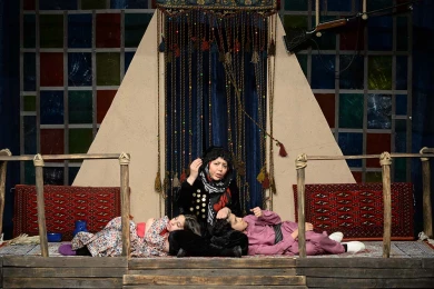 گزارش تصویری از اولین اجرای رسم عاشقی آب ها در سی و هفتمین جشنواره ی بین المللی تئاتر فجر - کارگردان:محمد اسماعیل بیگی_عکس:کاوه کرمی