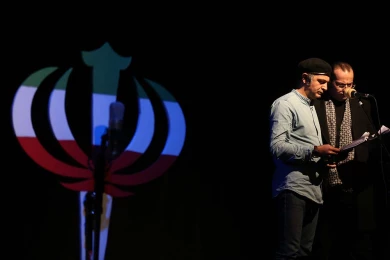 گزارش تصویری از اولین اجرای نمایش رادیویی صدای انقلاب در سی و هفتمین جشنواره ی بین المللی تئاتر فجر -کارگردان: حجت یوسفی-عکس:خسرو پرخیده