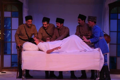 گزارش تصویری از اولین اجرای نمایش تراژدی پارک اتابک در سی و هفتمین جشنواره ی بین المللی تئاتر فجر -کارگردان: سیروس مصطفی -عکس:خسرو پرخیده