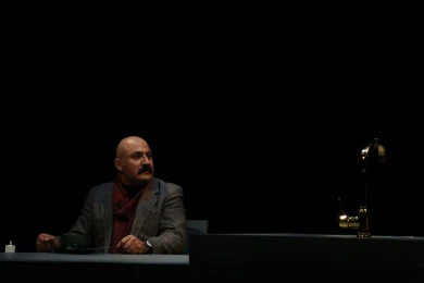گزارش تصویری از اولین اجرای نمایش ما داریم از این خانه میریم در سی و هفتمین جشنواره ی بین المللی تئاتر فجر -کارگردان: حسین اکبر پور-عکس:رز ارغوان