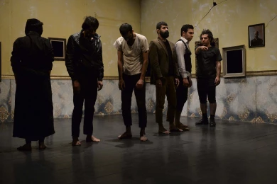 گزارش تصویری از اولین اجرای نمایش مقدس در سی و هفتمین جشنواره ی بین المللی تئاتر فجر -کارگردان: سعدی محمدی عبد-عکس:کاوه کرمی