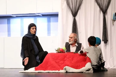 گزارش تصویری از اولین اجرای نمایش افسانه امیل و ممیل در سی و هفتمین جشنواره ی بین المللی تئاتر فجر -کارگردان: شهاب امرایی-عکس:کیارش مسیبی